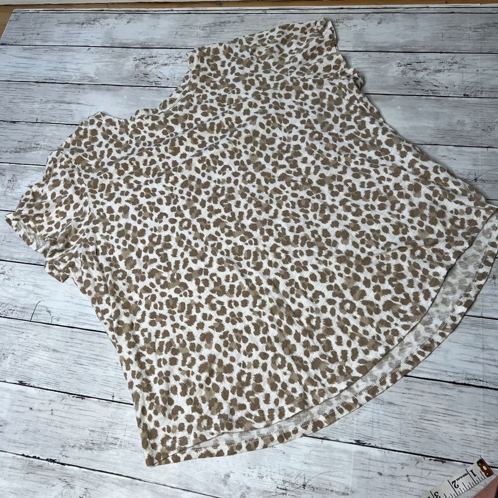 Old navy women’s leopard print top XL